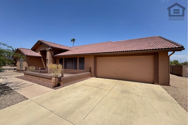 Building Photo - 2Bed/2Bath Home in 55+ Age-Restricted Community in Sun City West!