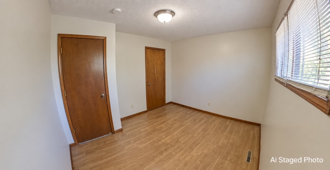 Building Photo - 2041 Shirley Ln