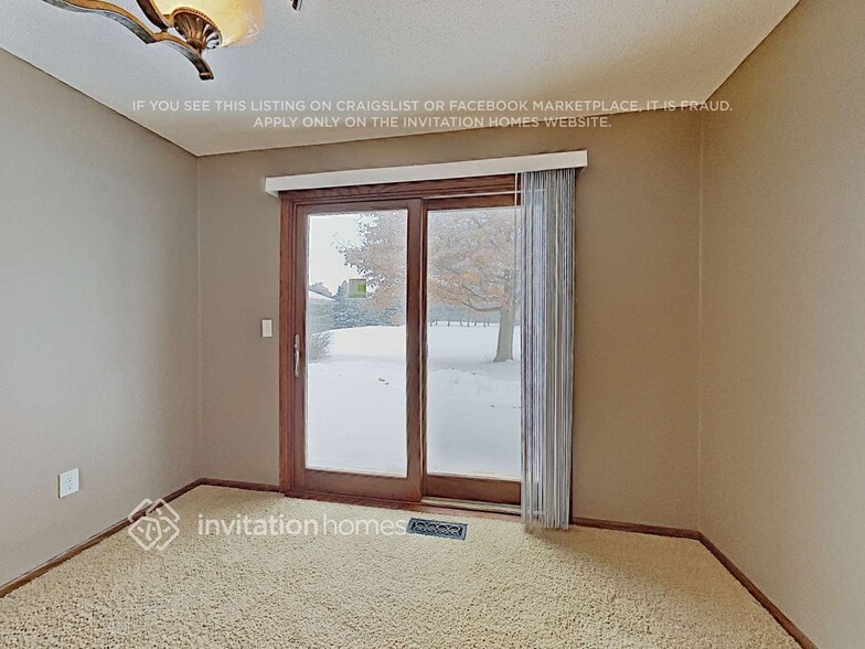 Building Photo - 7015 W Shadow Lake Dr