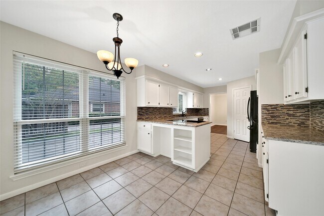 Building Photo - 3939 Fawn Creek Dr