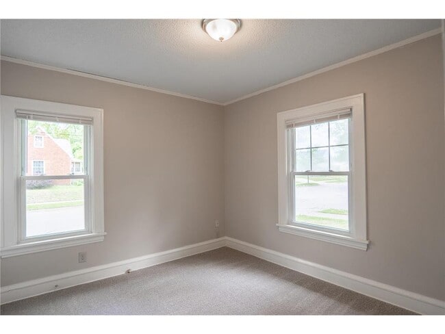 Building Photo - 3555 N Queen Ave