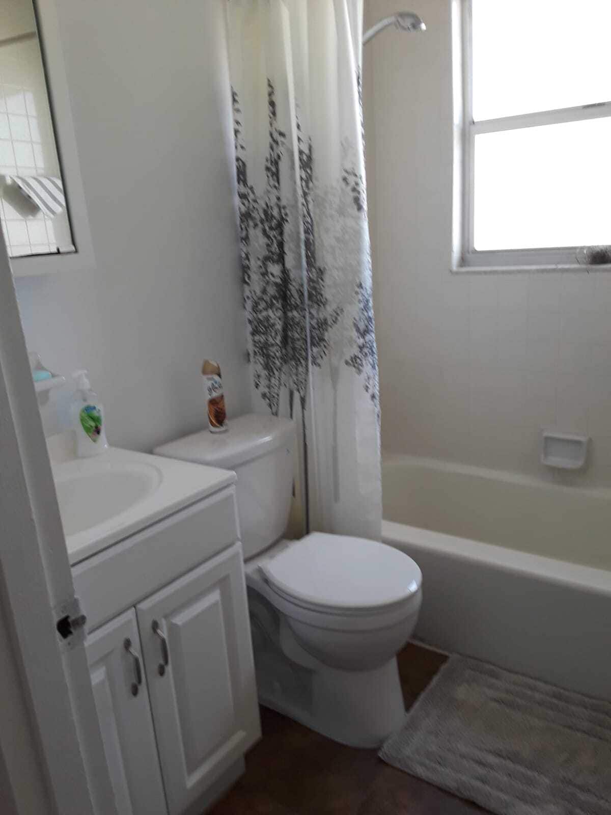bahtroom - 405 Adams Ave