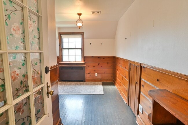 Building Photo - Beautiful Single Family in Bellevue Park