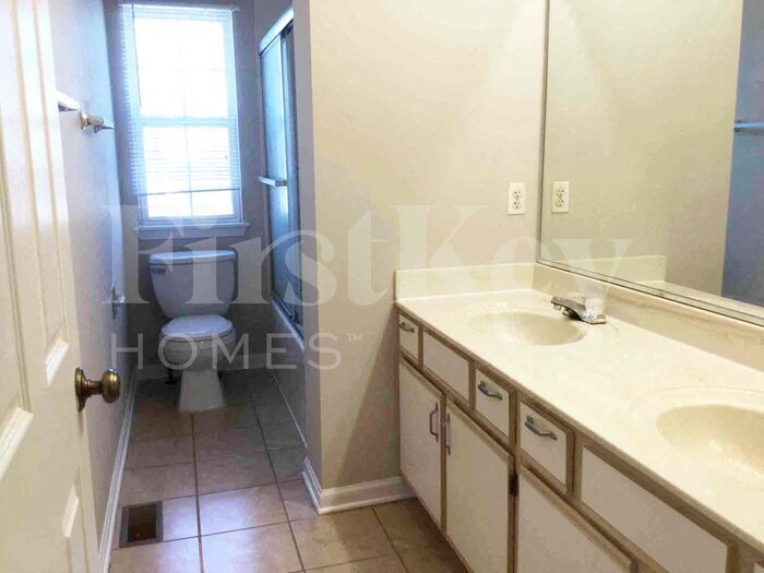 Building Photo - 21439 Georgetown Dr