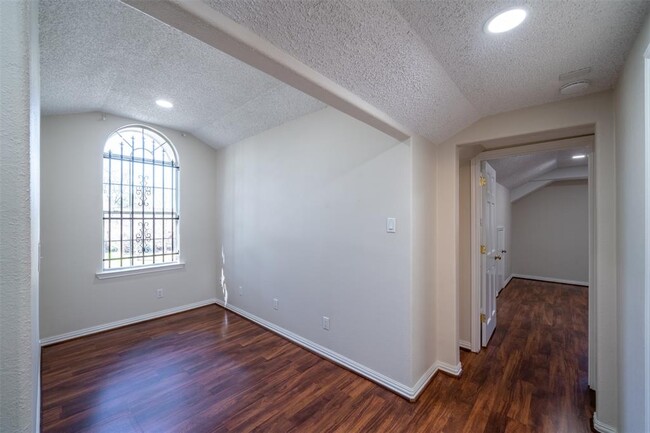 Building Photo - 9223 Marlive Ln