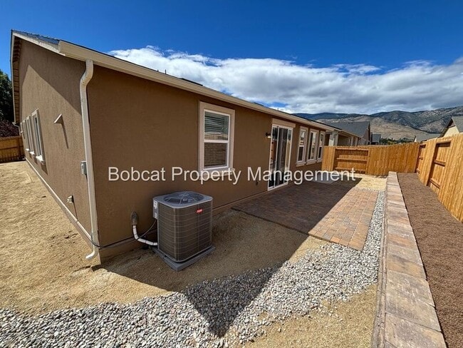 Building Photo - 1484 W Sunset Way