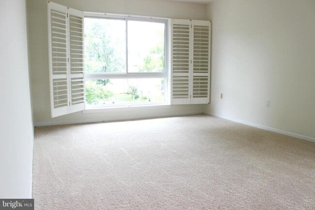 Building Photo - 561 Florida Ave