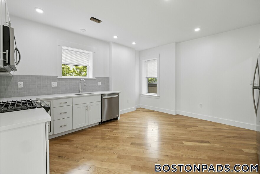 Building Photo - 406 Columbia St