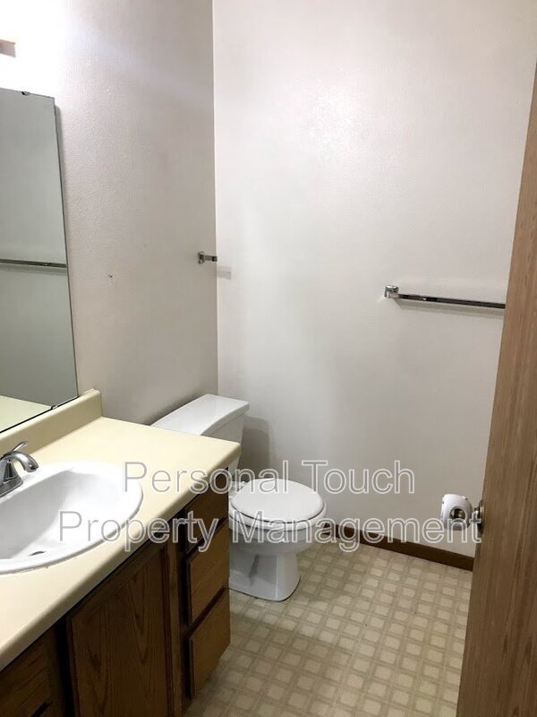 Building Photo - 500 2nd St SW