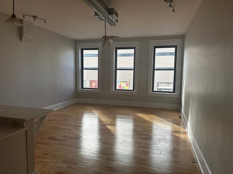 Building Photo - 15 E Court St