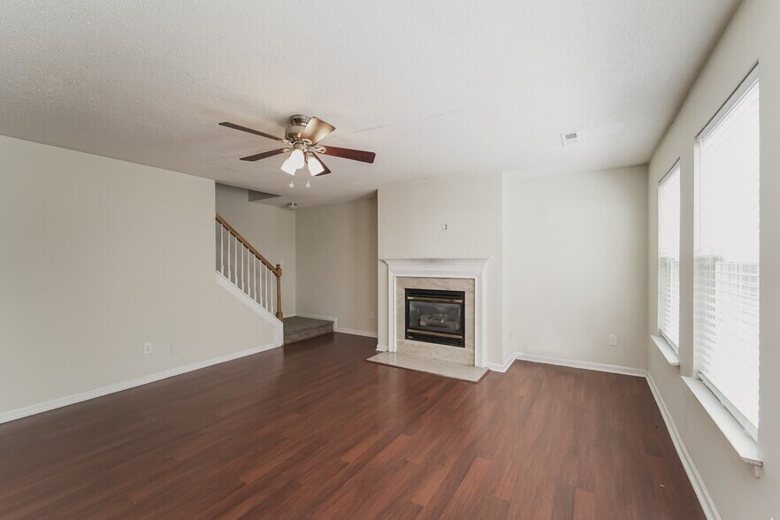 Building Photo - 5900 Hidden Meadow Ln