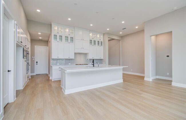 Building Photo - 7410 Pecan Brk Ln