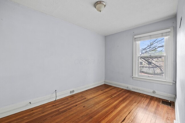 Building Photo - 46 W Kossuth St