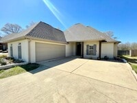 Building Photo - 3 BR/ 2 BA in Stillhouse Creek for rent!