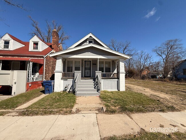 Building Photo - 1311 E Nevada St