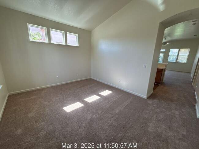 Building Photo - $400 MOVE IN BONUS! Fantastic 3 Bed, 2 Bat...