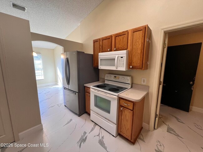 Building Photo - 619 Pampas St NW