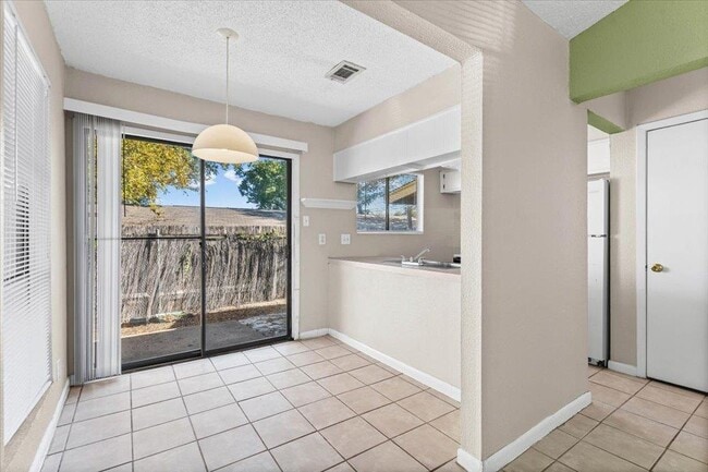 Building Photo - 2809 Parker Ln