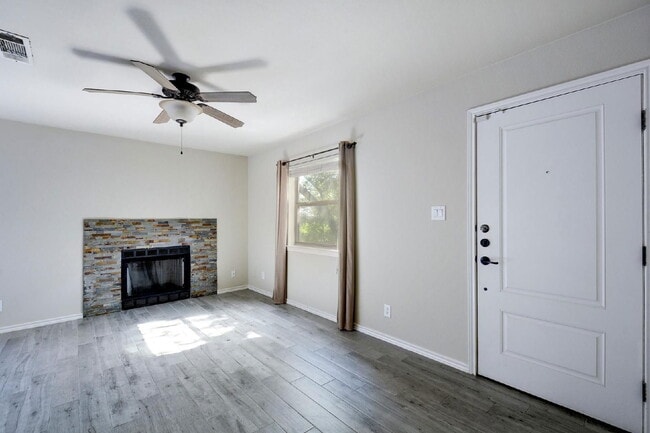 Building Photo - 6700 Cooper Ln