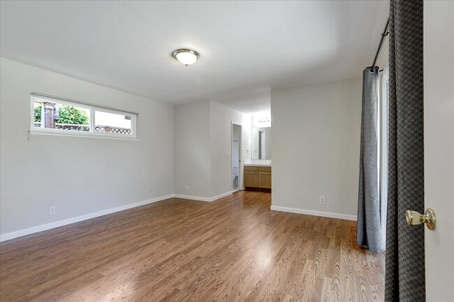 Building Photo - 2720 Diericx Dr