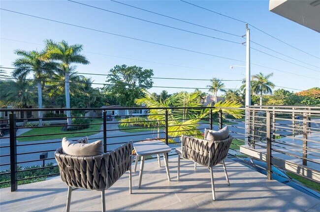 Building Photo - 2516 NE 21st St