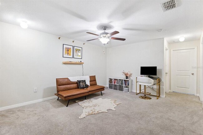 Building Photo - 10687 Lake Montauk Dr