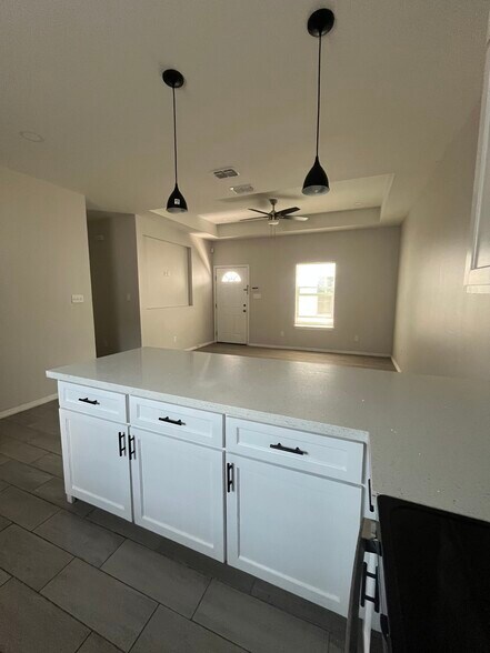 Building Photo - 1630 Playa Dr