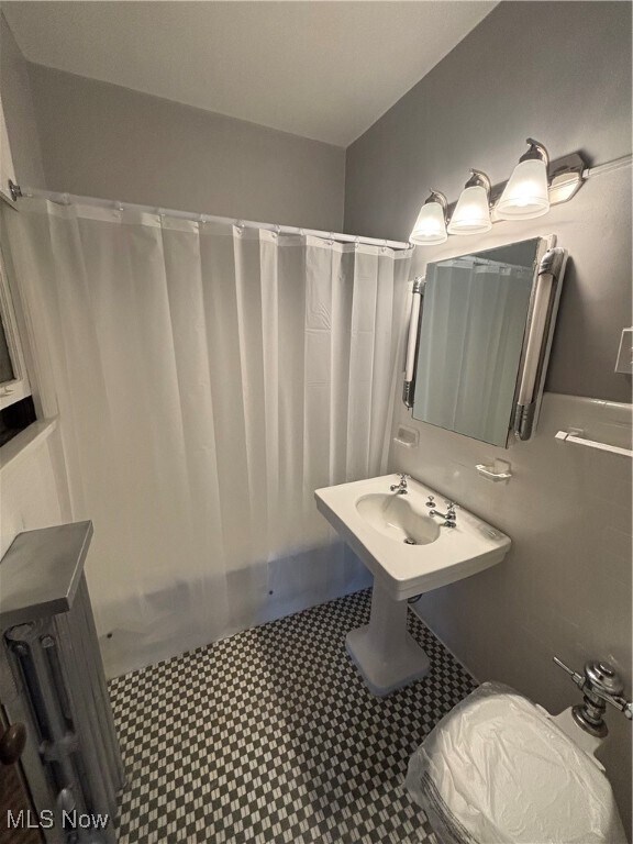 Building Photo - 9907 Lake Ave