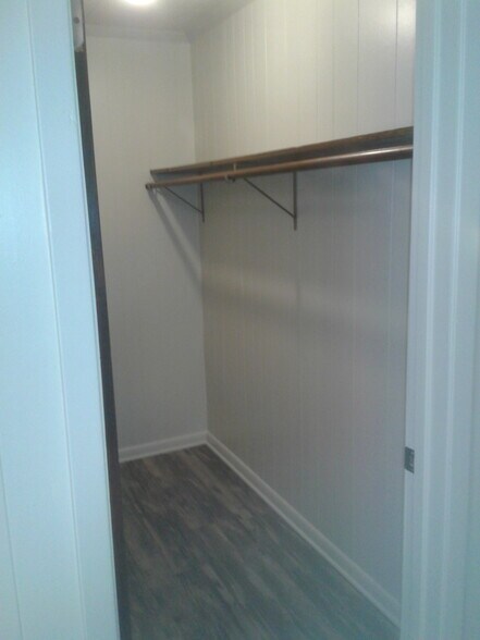 Building Photo - 207 Lana Dr
