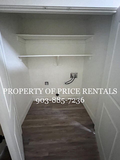 Laundry connections - 625 League St S