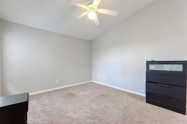 Building Photo - 546 Windsor Pl