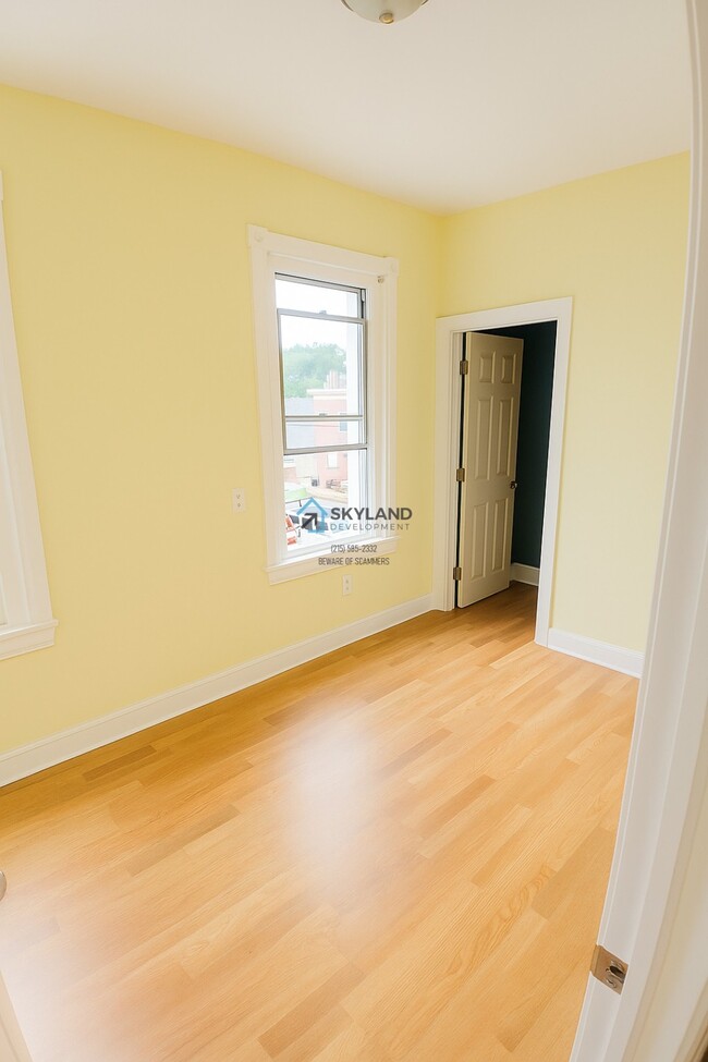 Building Photo - 881 N 46th St