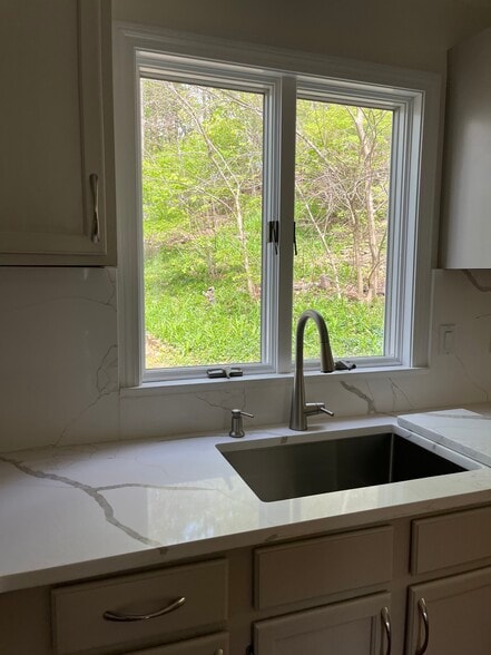 Building Photo - 105 West St