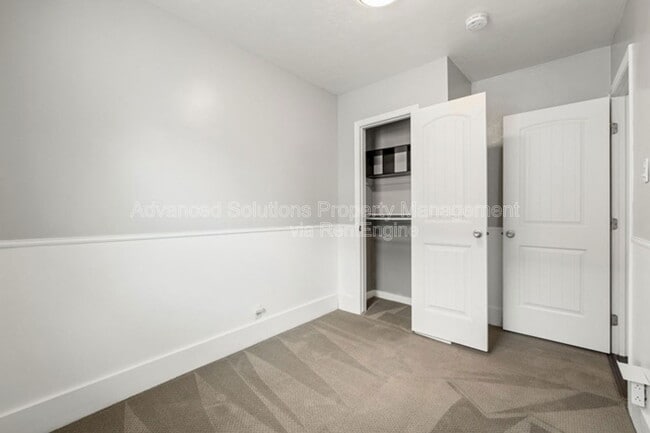 Building Photo - 486 2nd Ave