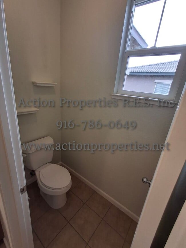 Building Photo - 2308 Las Palomas Loop