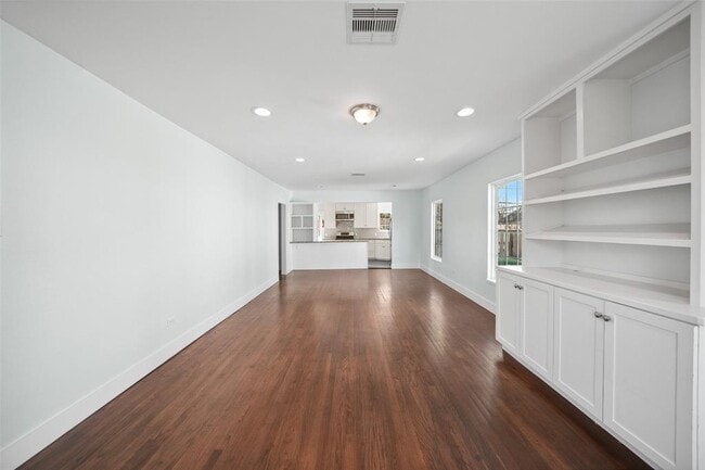Building Photo - 4502 Rockwood Dr