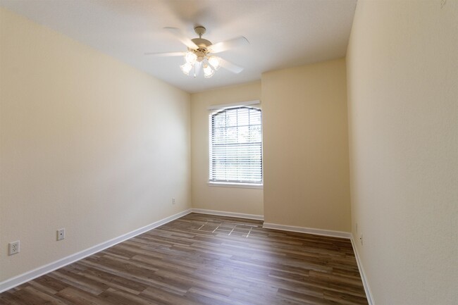 Building Photo - 2713 Vista Cove Rd