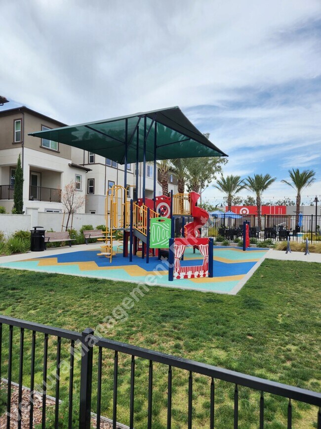 Building Photo - 3020 Harrison Ln