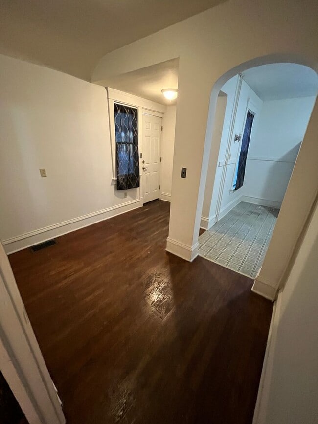 Building Photo - 896-900 Grove Street