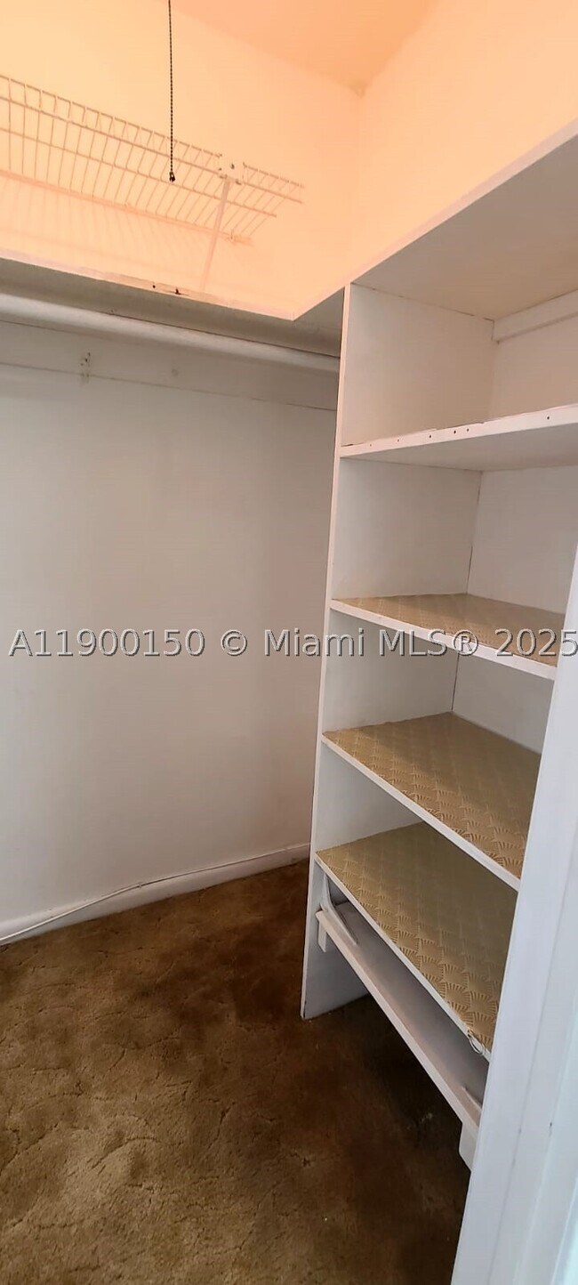 Building Photo - 92 Berkshire D