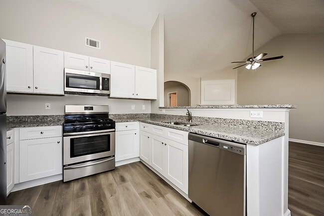 Building Photo - 7545 Broadhurst Dr