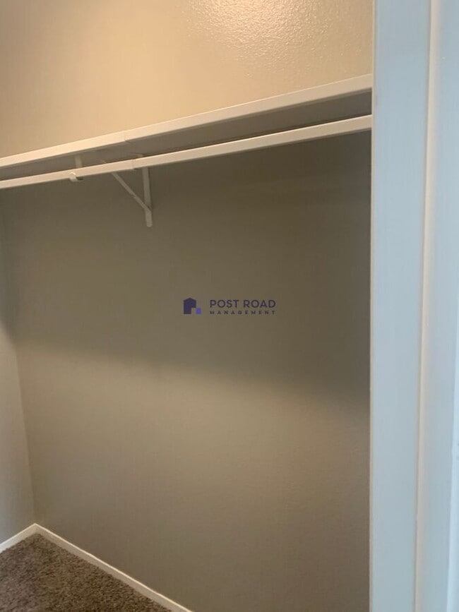 Building Photo - 2914 S Osage Ave