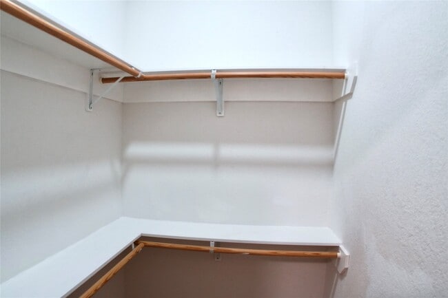 Building Photo - 9705 Garcroft St