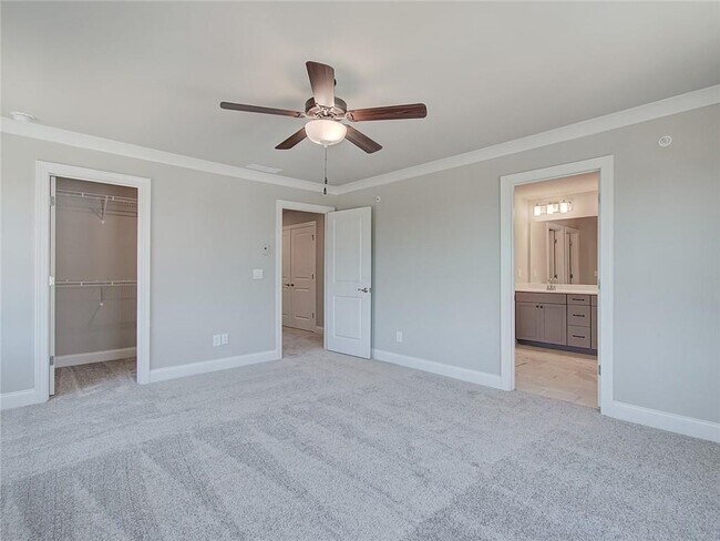 Building Photo - 1095 Knoxboro Ln