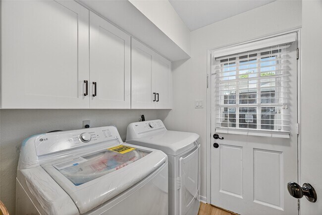 Building Photo - 14734 Perthshire Rd