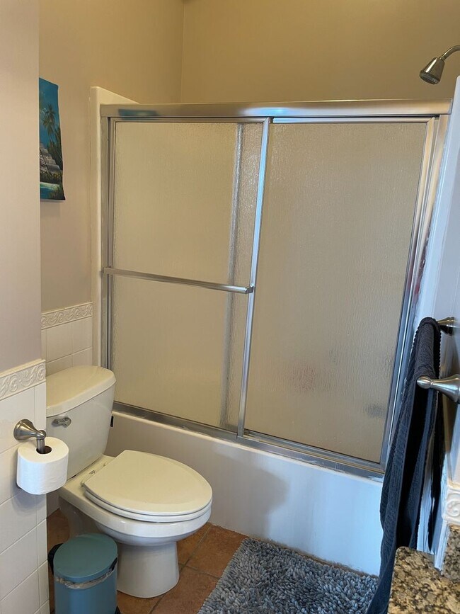 Building Photo - 2 bed 2 bath industrial style apartment *Short Term Rental*