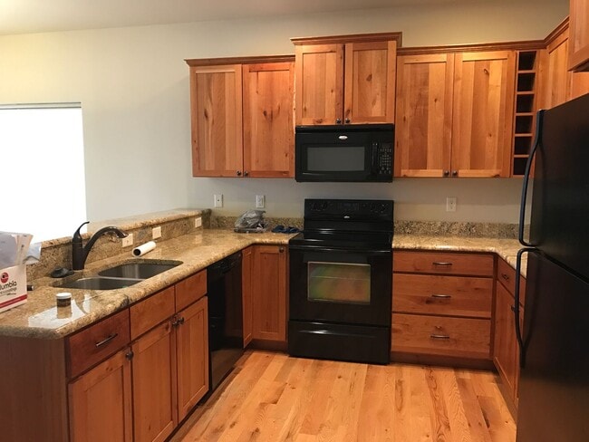 Building Photo - Single Family Home for Rent in Bozeman