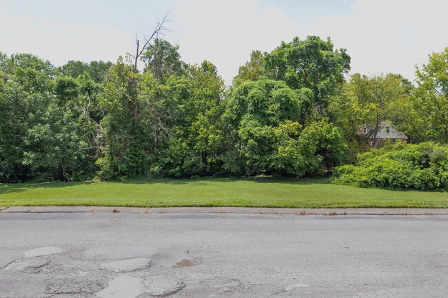 Building Photo - Adorable 2 bed/2 bath condo Hermitage