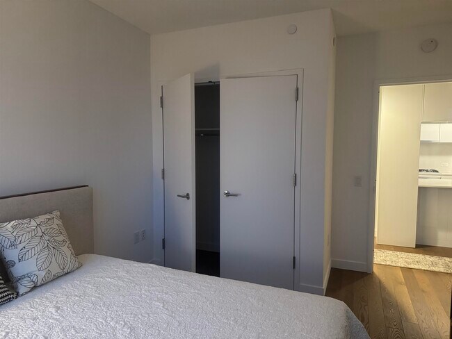 Building Photo - 99 Hudson St