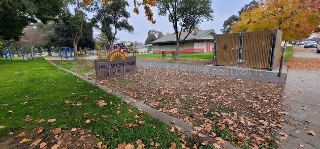 Building Photo - 1411 Hillsdale Ave